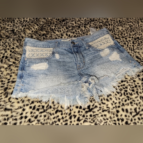 Hollister Cut off jeans - Picture 1 of 6